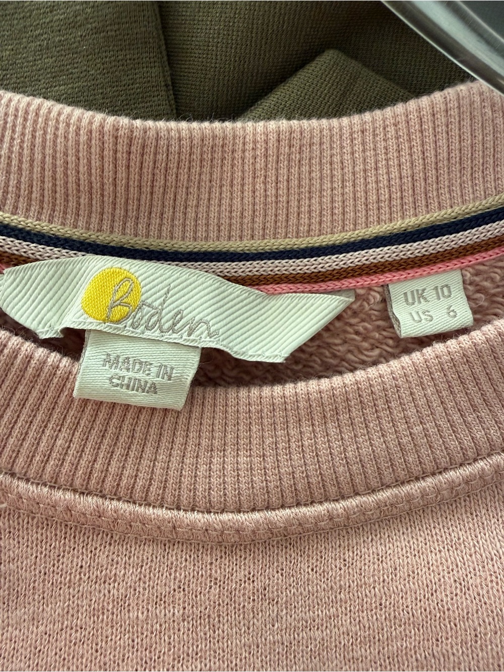 **BODEN** Pink Puff Sleeve Sweatshirt with Black Floral Embroidery Size 6 - Picture 7 of 9